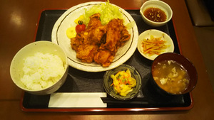 フォーク酒BAR てふてふ 唐揚定食